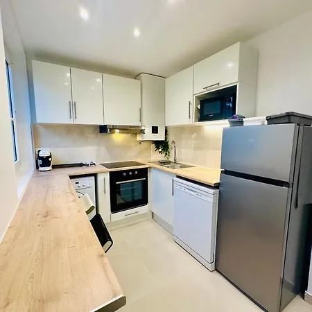 Spacious For 7 People Near La Defense Apartment Nanterre