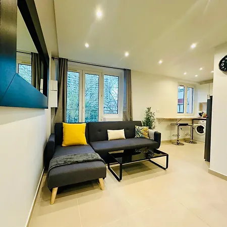 Spacious For 7 People Near La Defense Apartment *