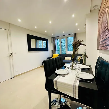 Spacious For 7 People Near La Defense Apartment Nanterre