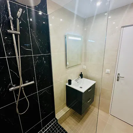 Apartment Spacious For 7 People Near La Defense *