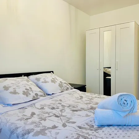 Apartment Spacious For 7 People Near La Defense Nanterre