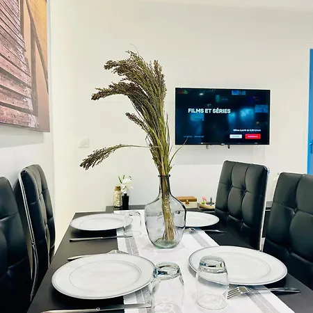 Spacious For 7 People Near La Defense Nanterre