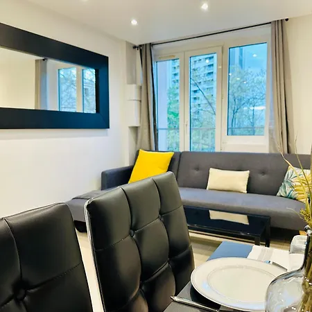 Spacious For 7 People Near La Defense Apartment Nanterre