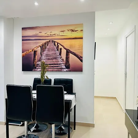 Spacious For 7 People Near La Defense